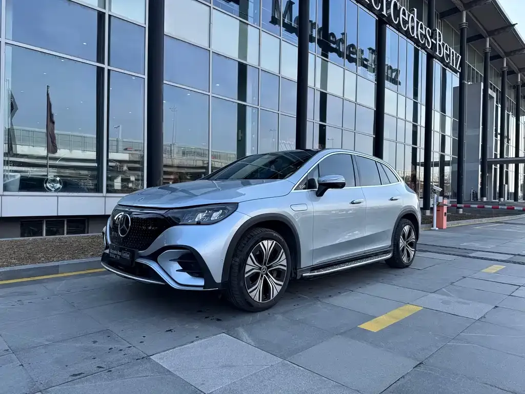 Mercedes-Benz EQE SUV — фото 9