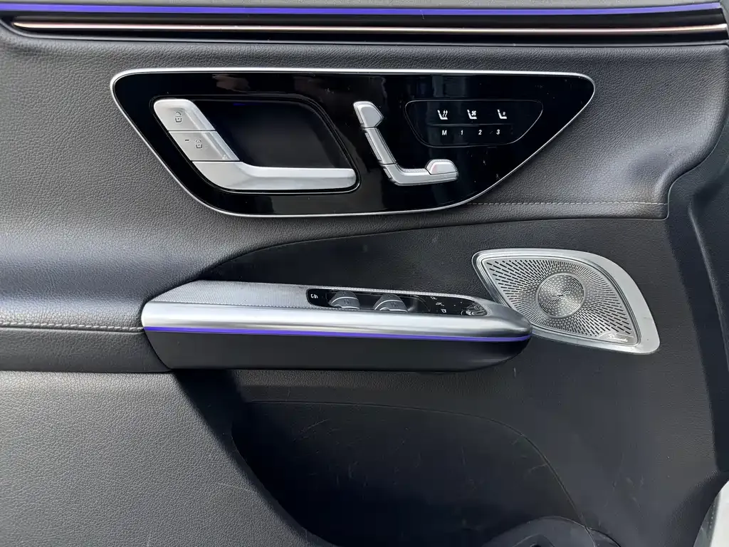 Mercedes-Benz EQE SUV — фото 2