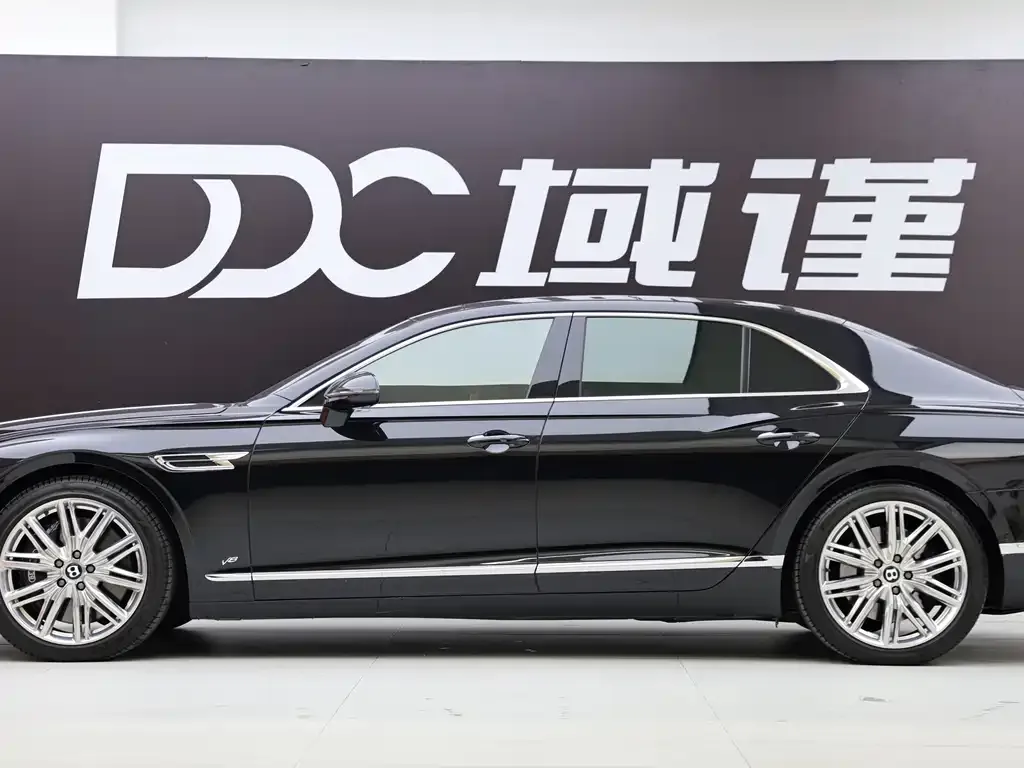 Bentley Flying Spur — фото 2