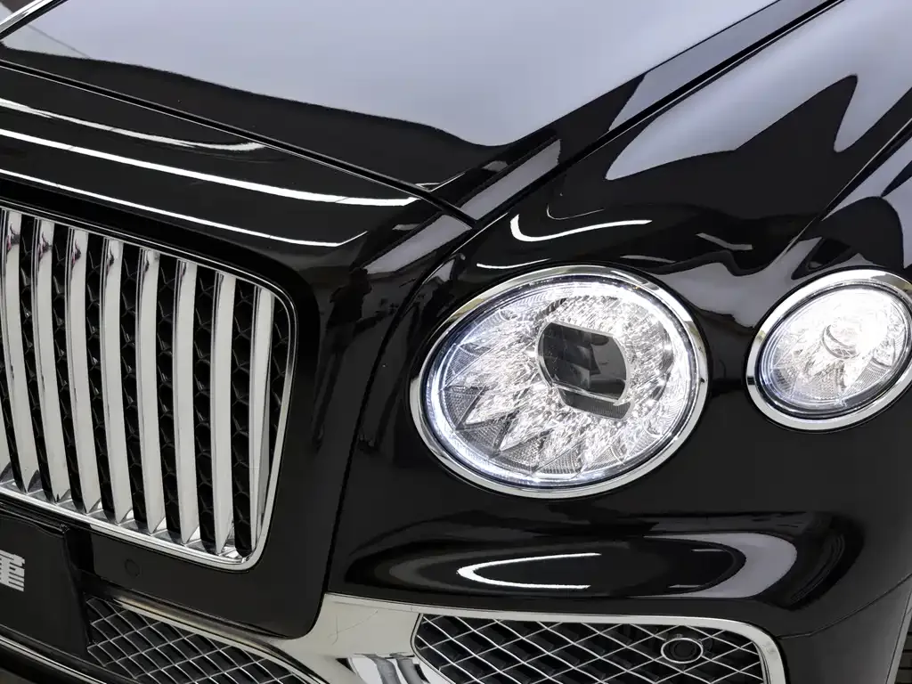 Bentley Flying Spur — фото 8