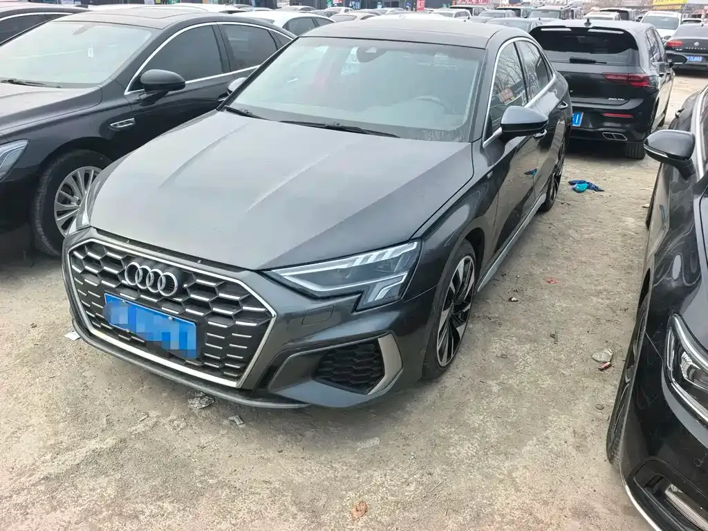 Audi A3 — фото 1