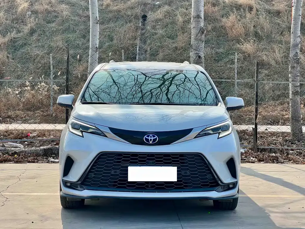 Toyota Granvia — фото 9