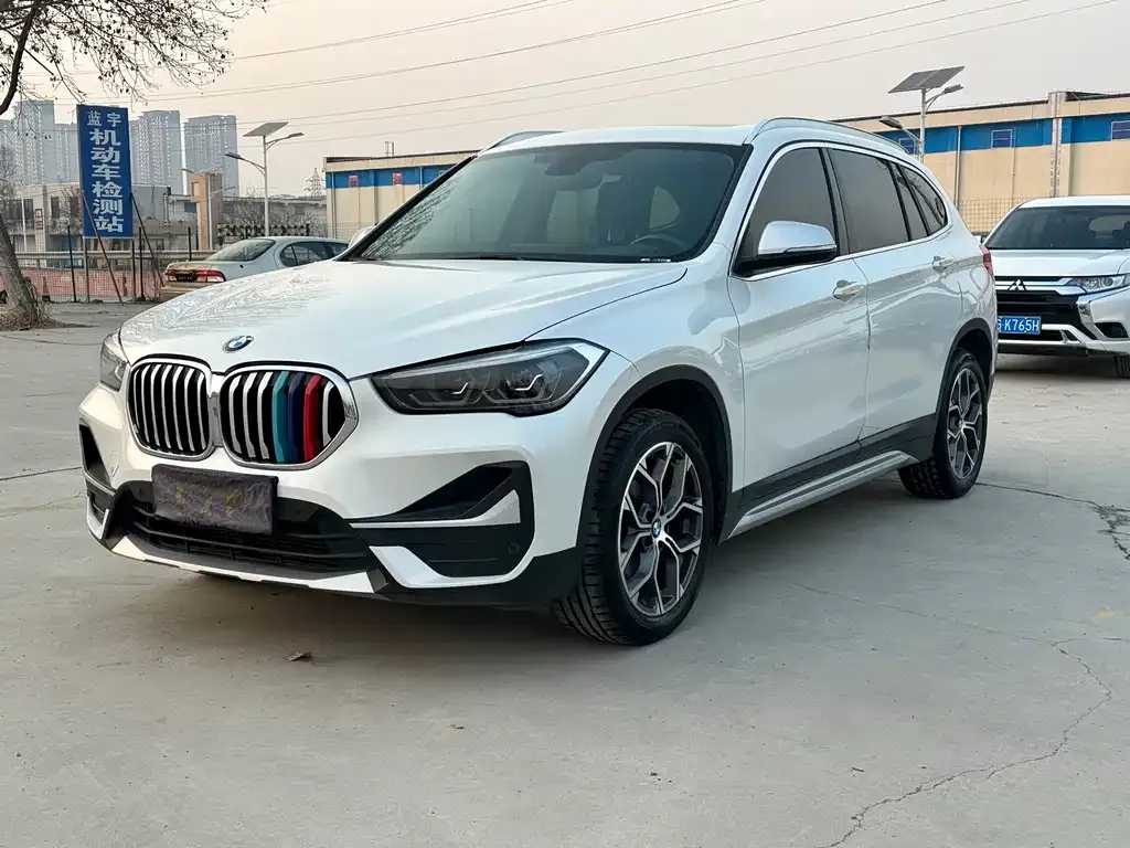 BMW X1 — фото 1