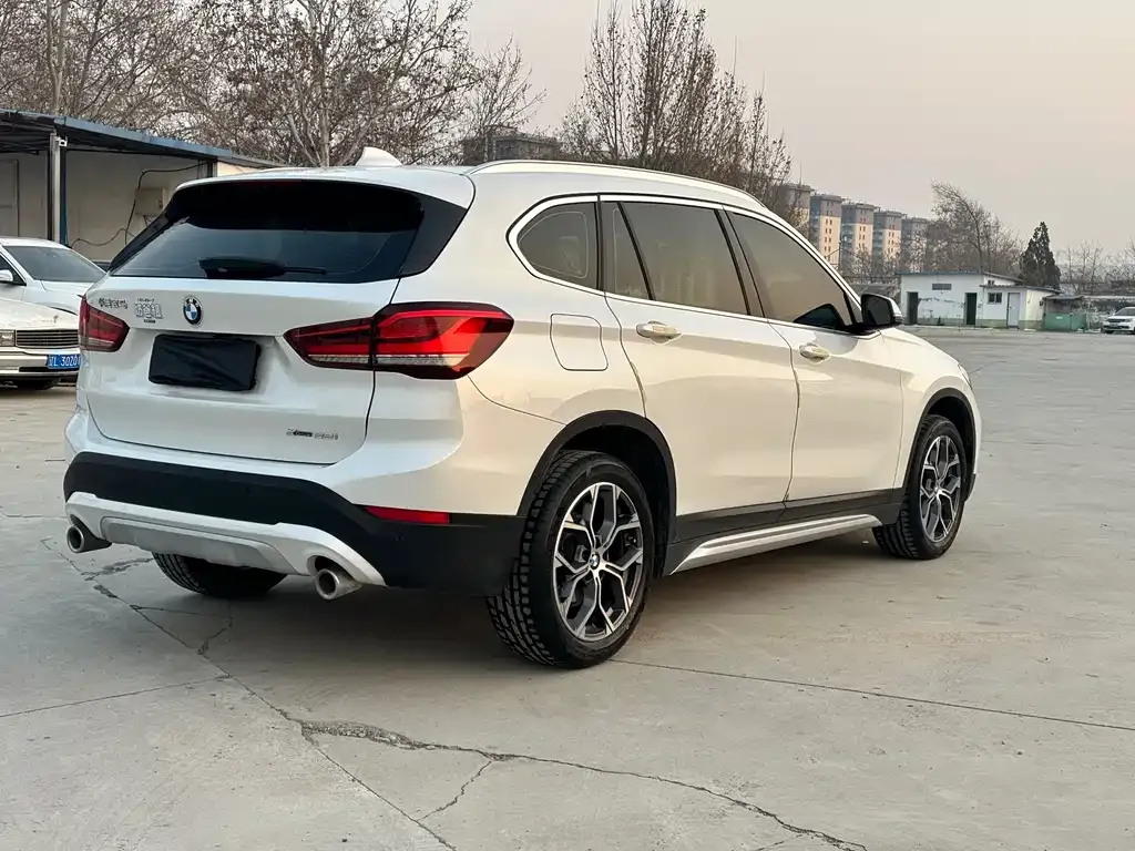 BMW X1 — фото 10