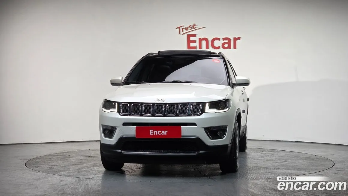 Jeep Compass — фото 8