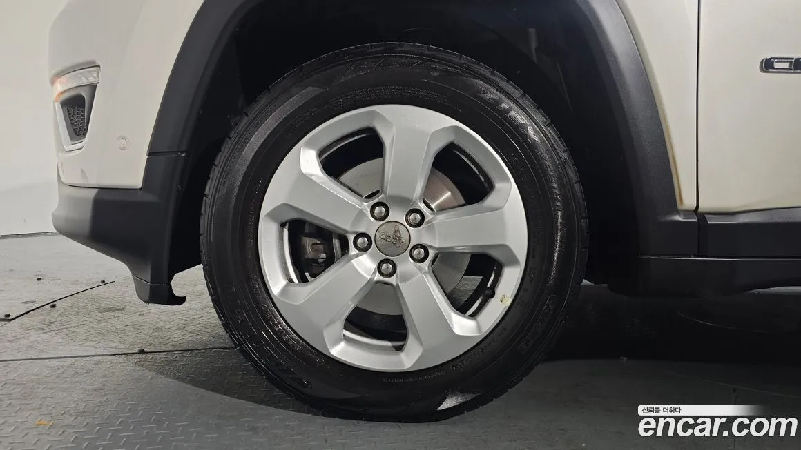 Jeep Compass — фото 3