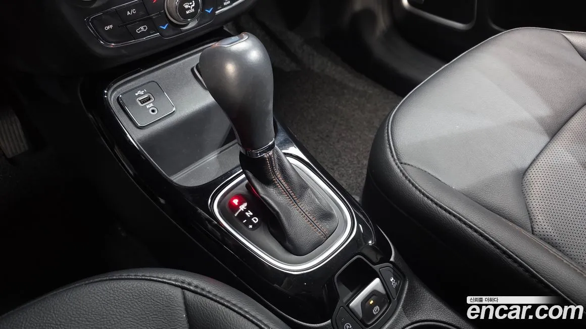 Jeep Compass — фото 9