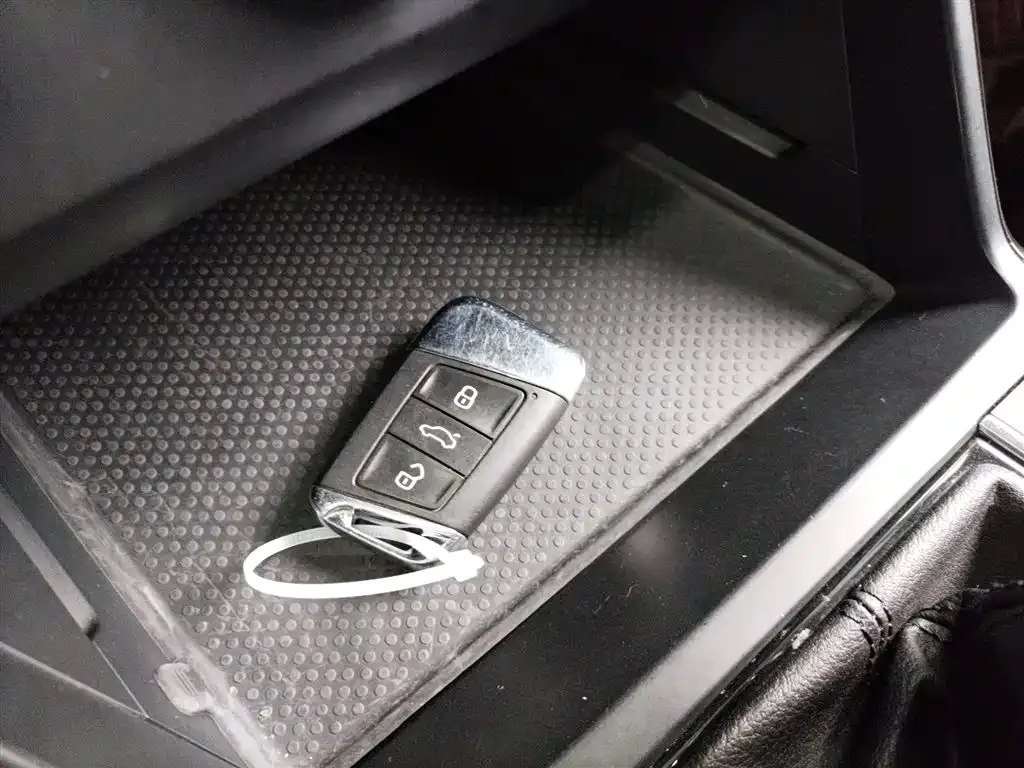 Volkswagen Passat — фото 10