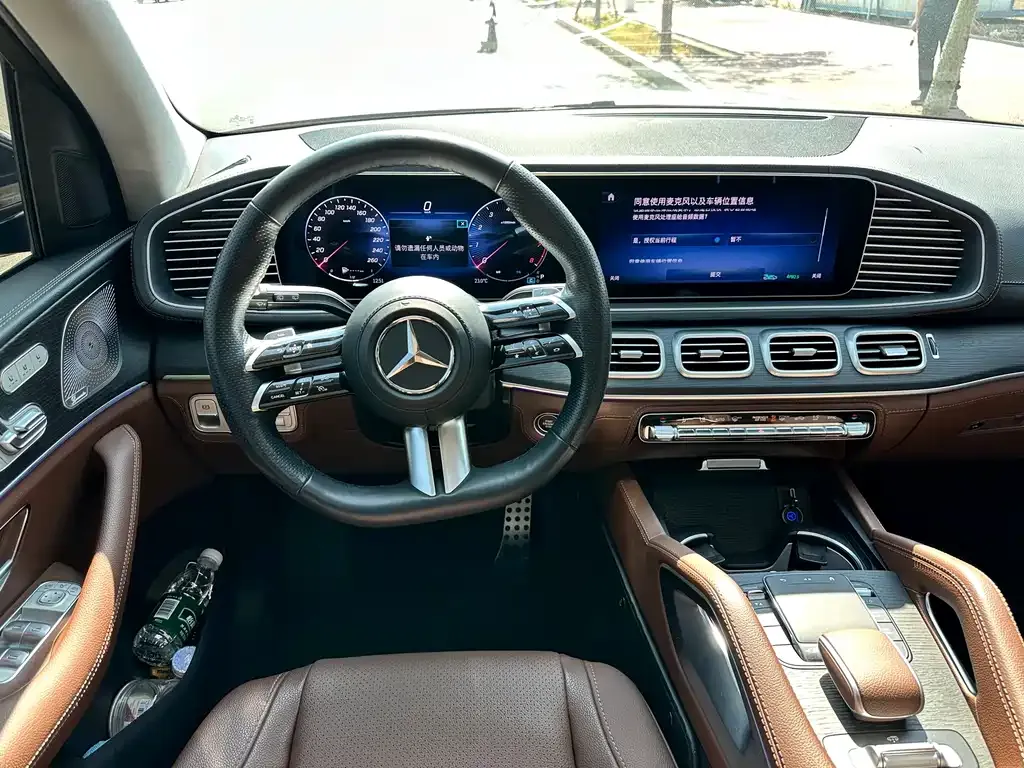 Mercedes-Benz GLS — фото 6