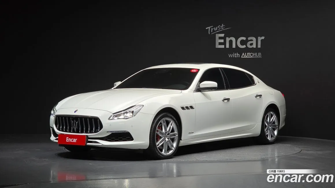 Maserati Quattroporte — фото 1