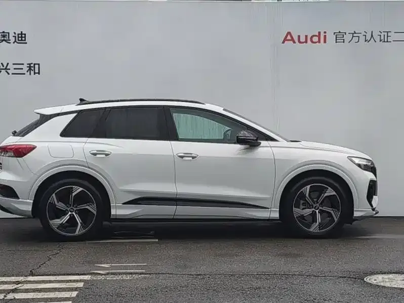 Audi Q4 e-tron — фото 4