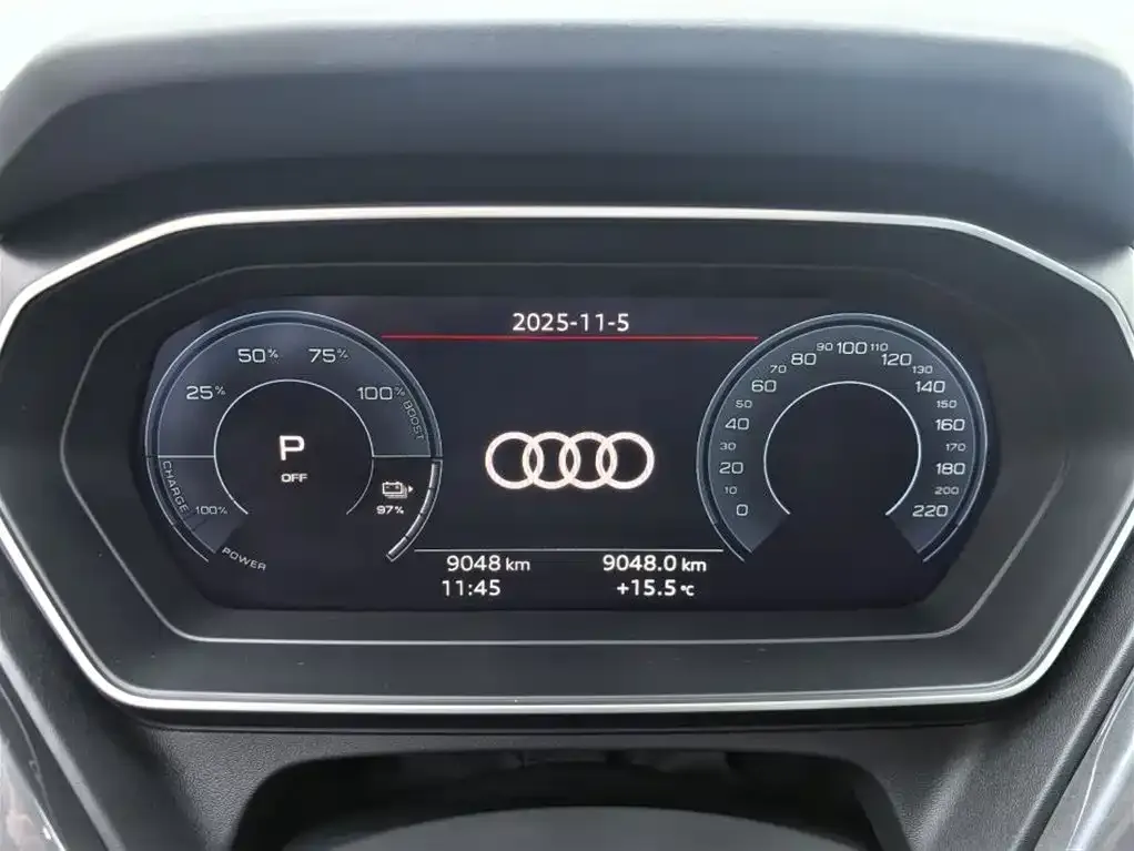 Audi Q4 e-tron — фото 2