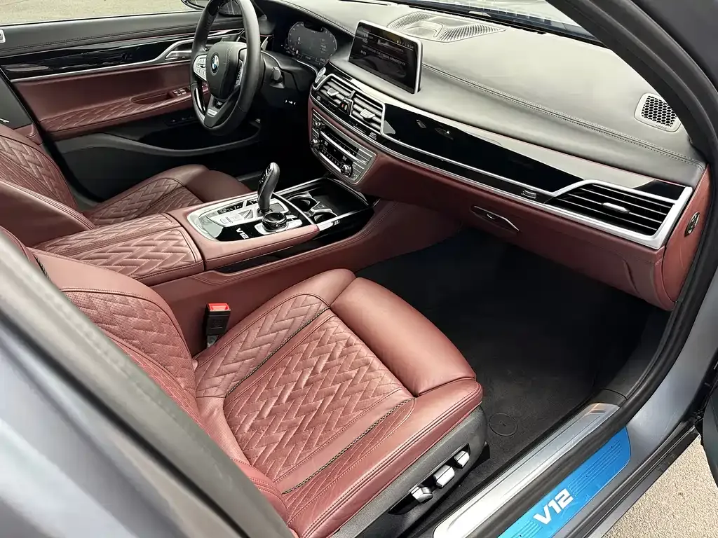 BMW 7 Series — фото 4