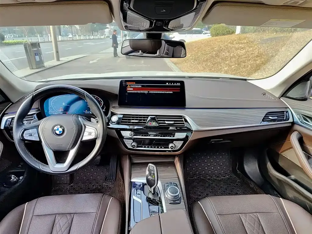 BMW 5 Series — фото 5