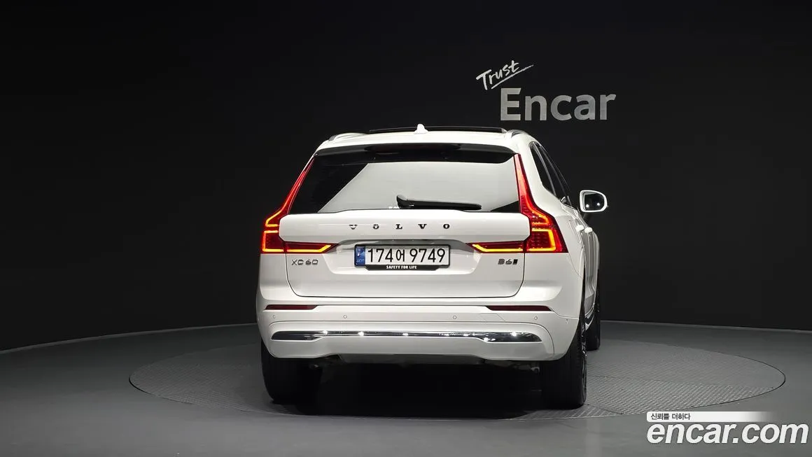 Volvo XC60 — фото 3