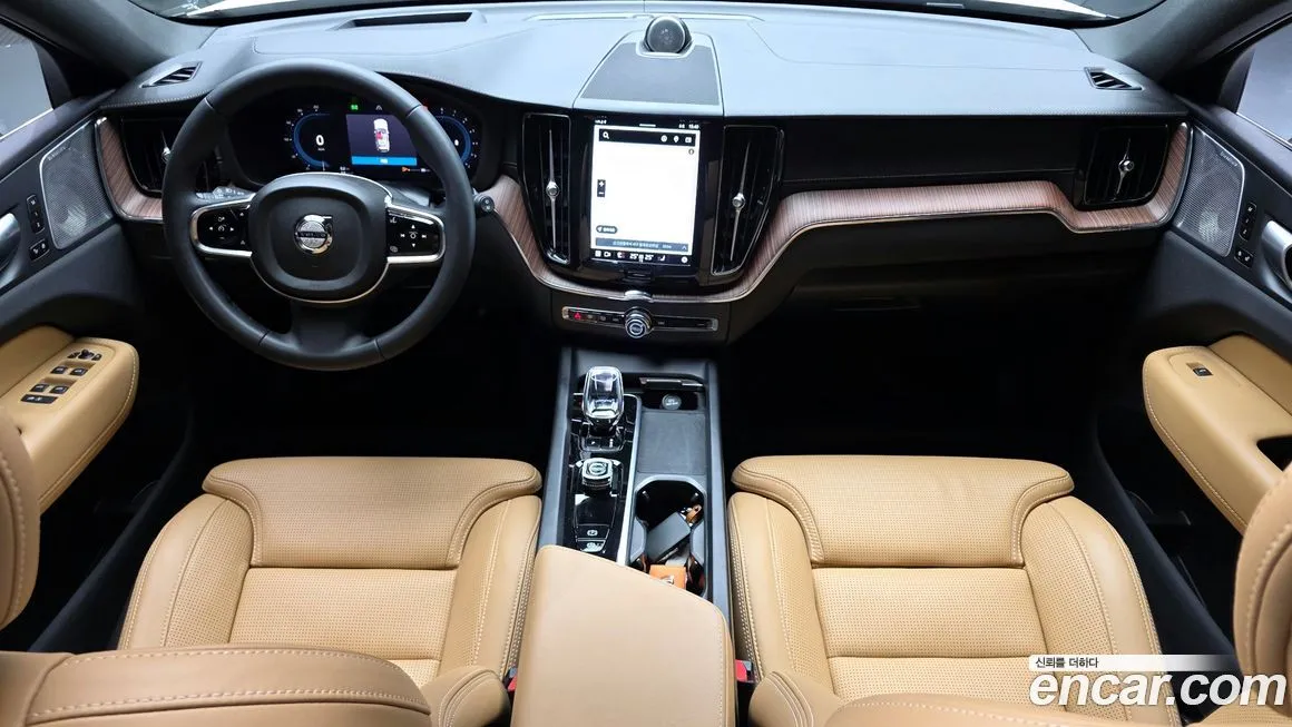 Volvo XC60 — фото 5