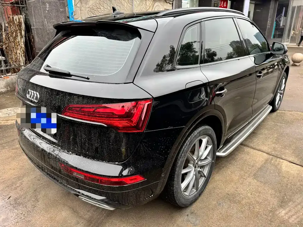 Audi Q5L — фото 9