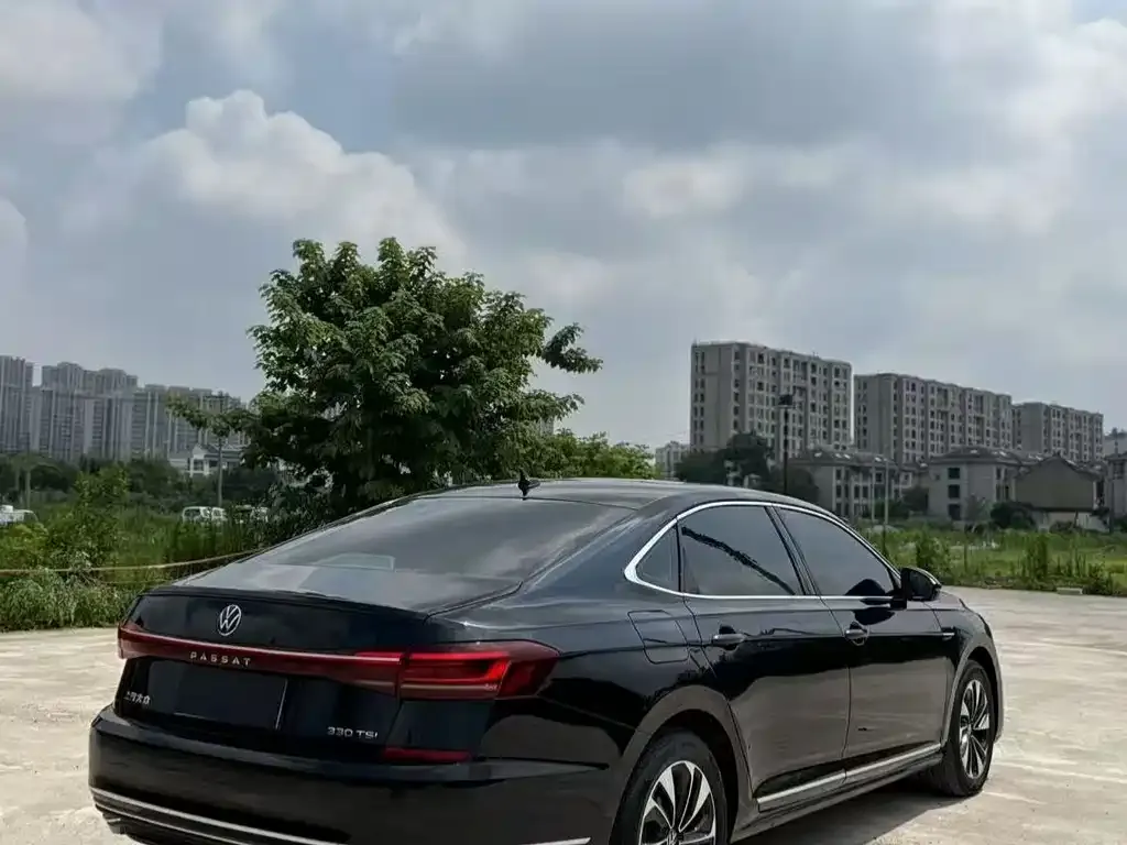 Volkswagen Passat — фото 10