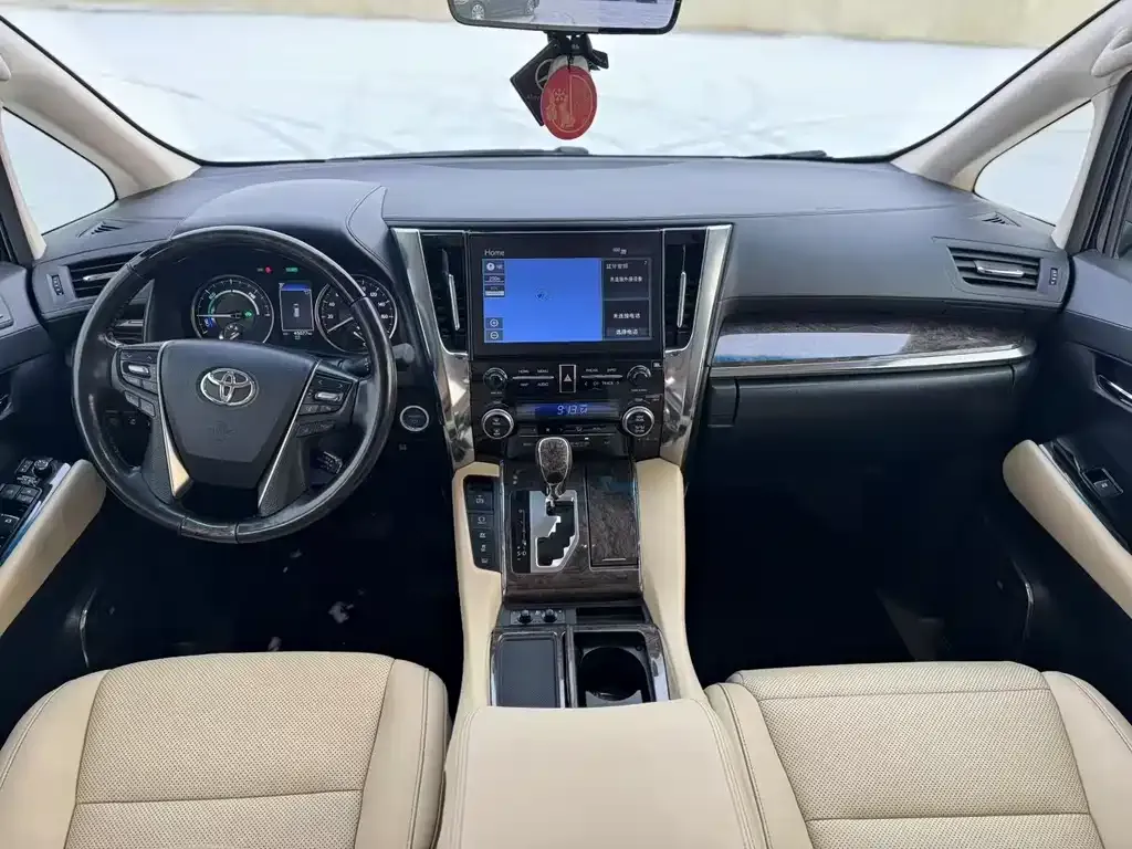 Toyota Vellfire — фото 5