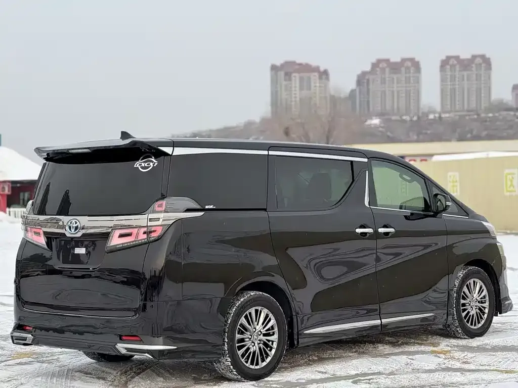 Toyota Vellfire — фото 8