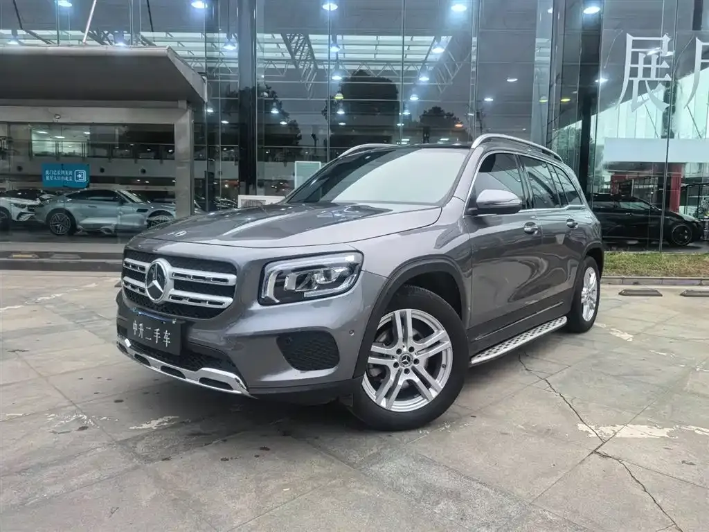 Mercedes-Benz GLB — фото 1