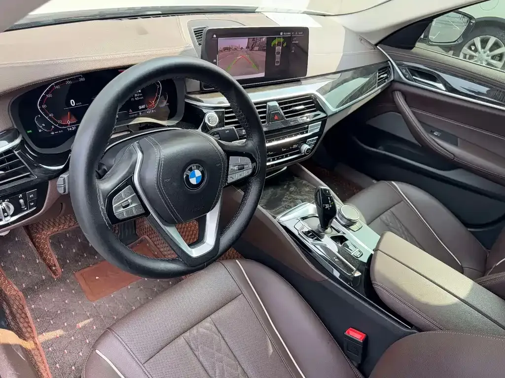 BMW 5 Series — фото 10