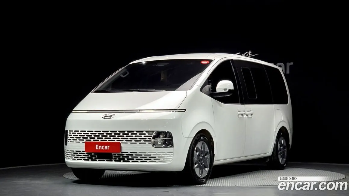 Hyundai Staria — фото 1