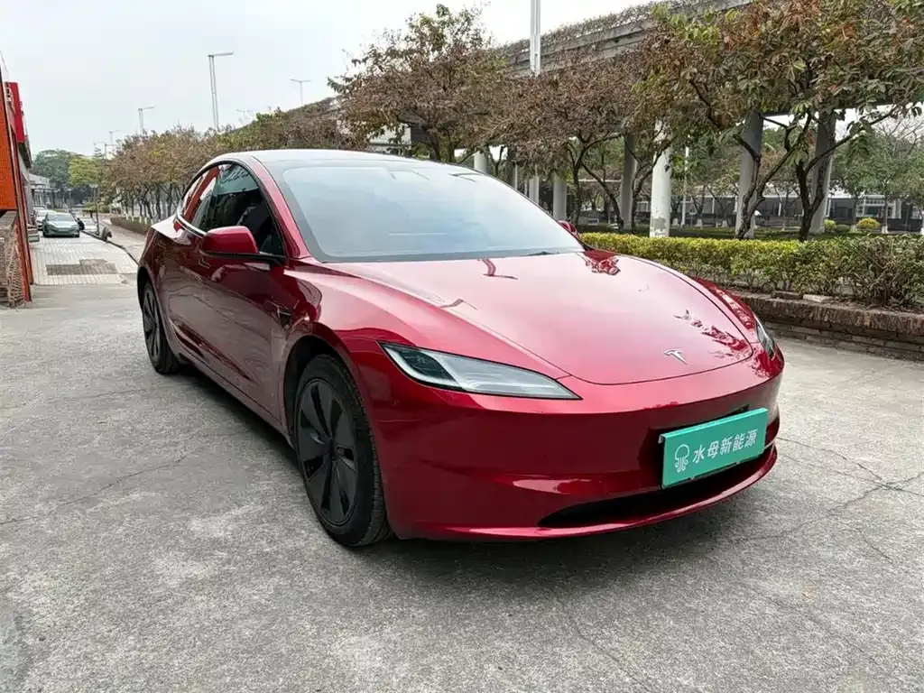 Tesla Model 3 — фото 4