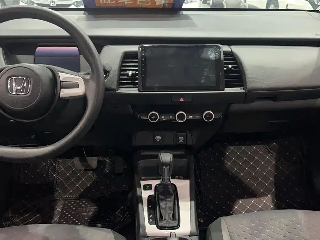 Honda Fit — фото 9