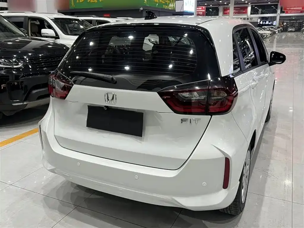 Honda Fit — фото 4
