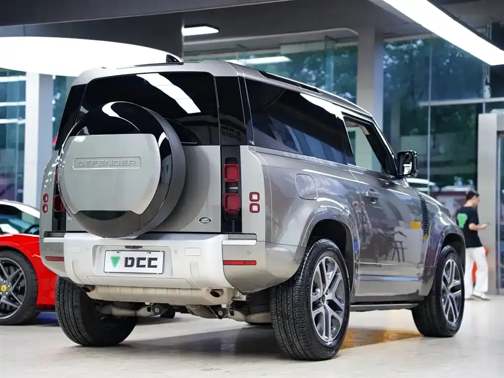 Land Rover Defender — фото 9