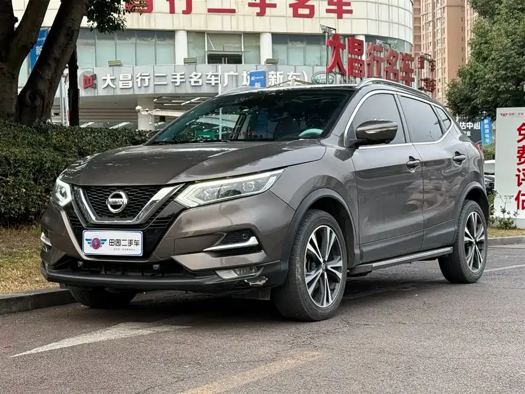 Nissan Qashqai — фото 1