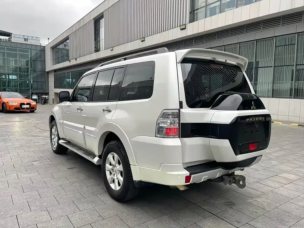 Mitsubishi Pajero (Import) — фото 6