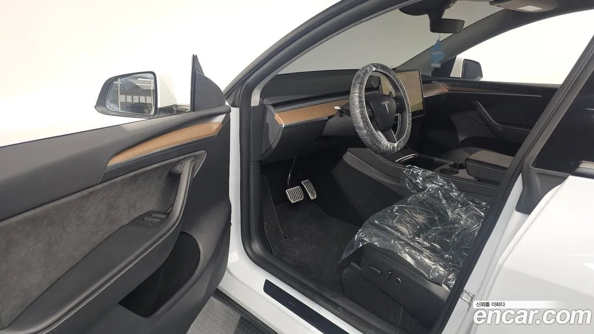 Tesla Model Y — фото 9