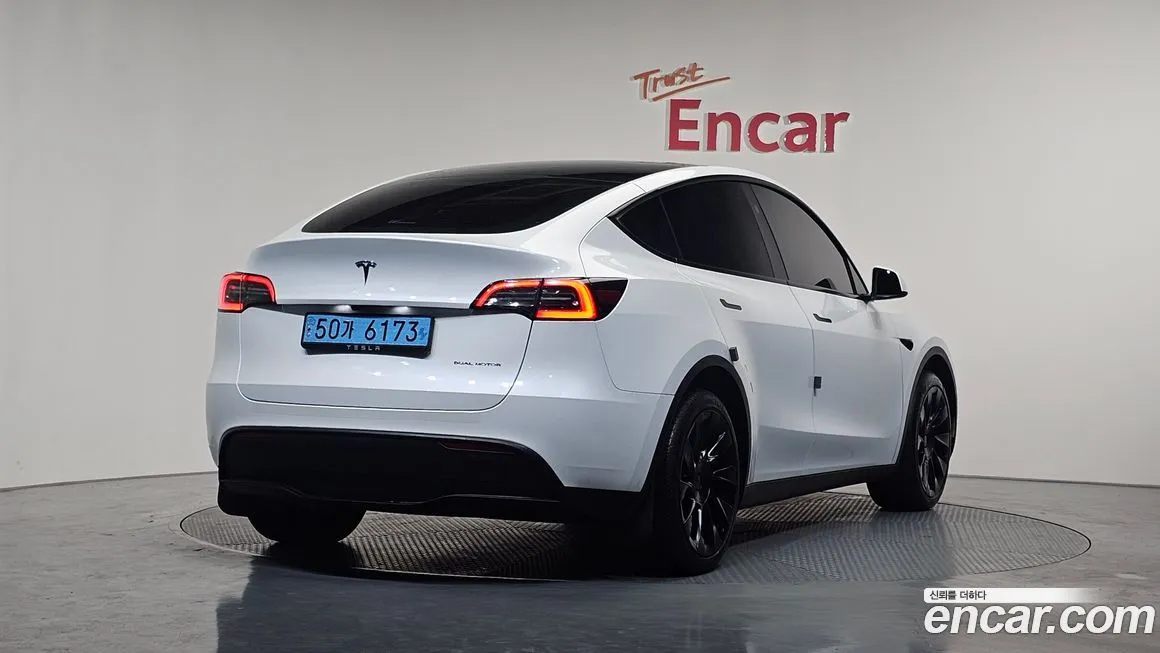 Tesla Model Y — фото 4