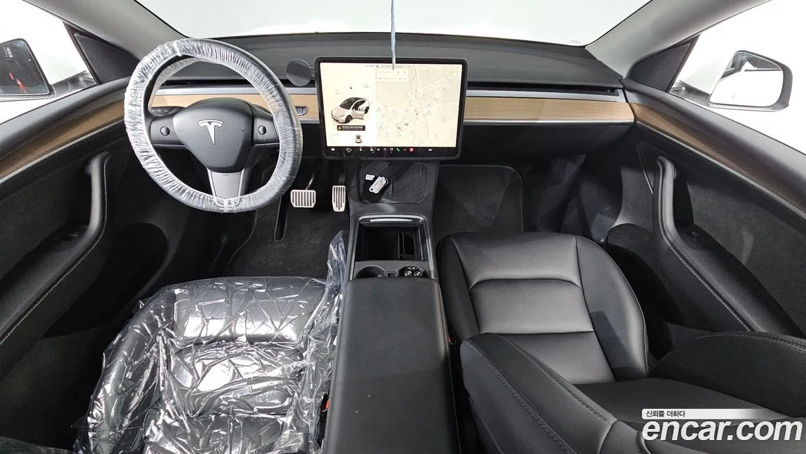 Tesla Model Y — фото 8