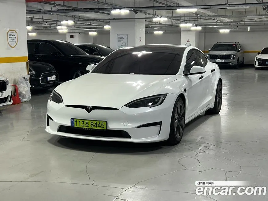 Tesla Model S — фото 1
