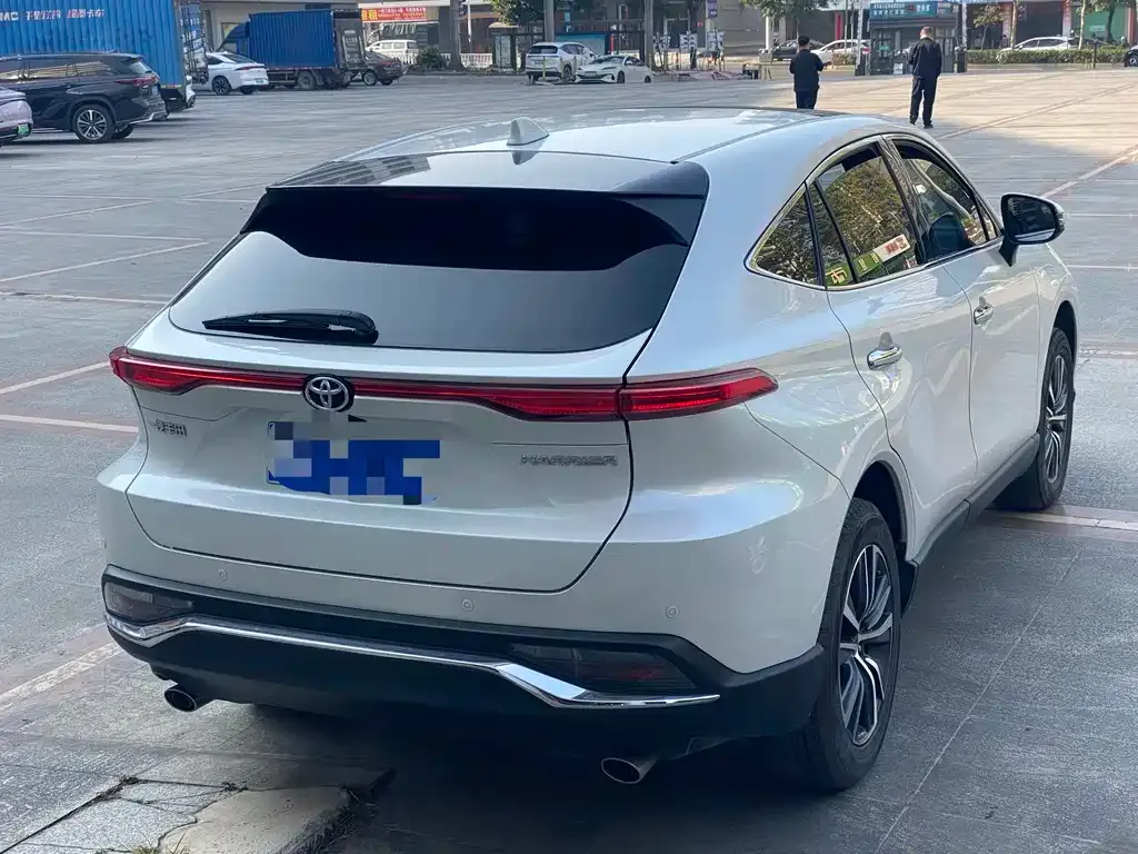 Toyota Harrier — фото 4