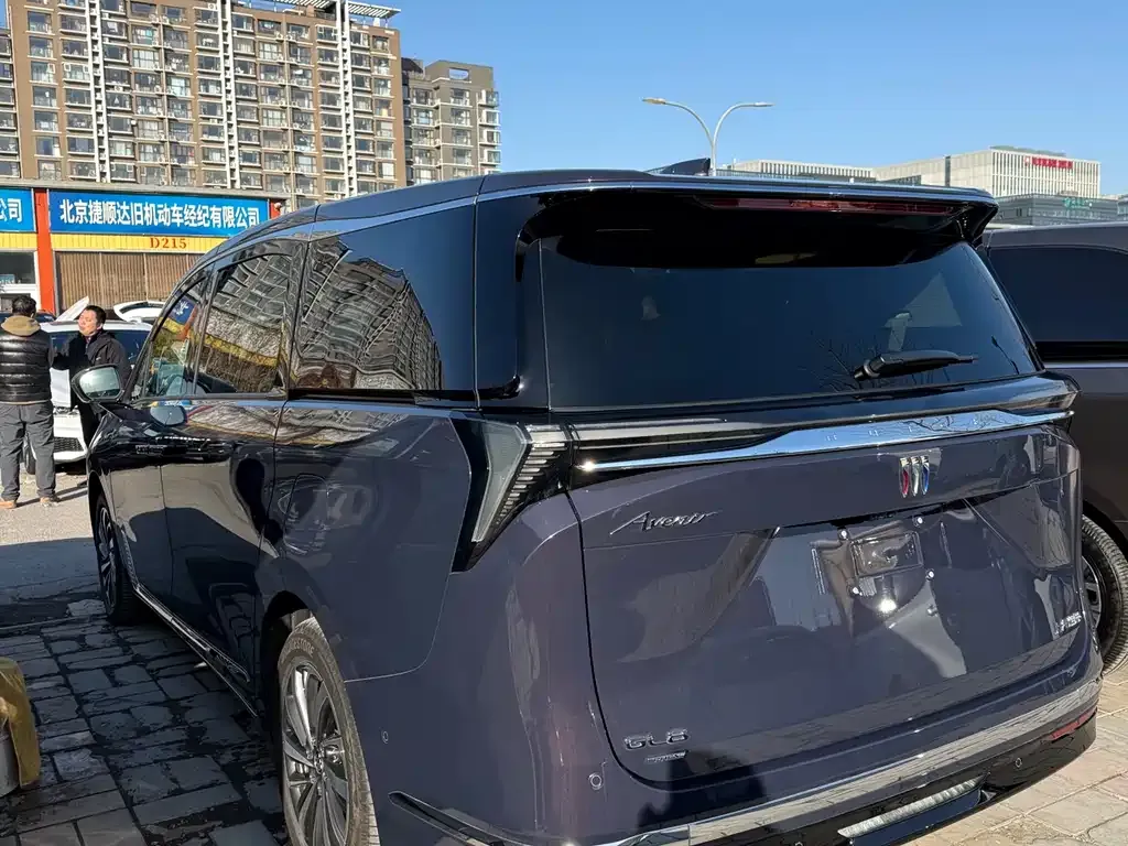 Buick GL8 Hybrid — фото 3