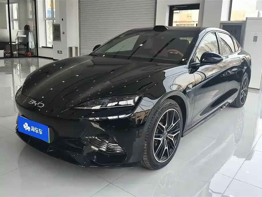 BYD Seal — фото 1