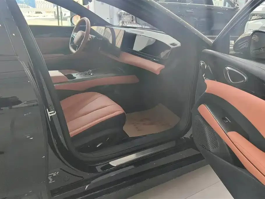 BYD Seal — фото 3