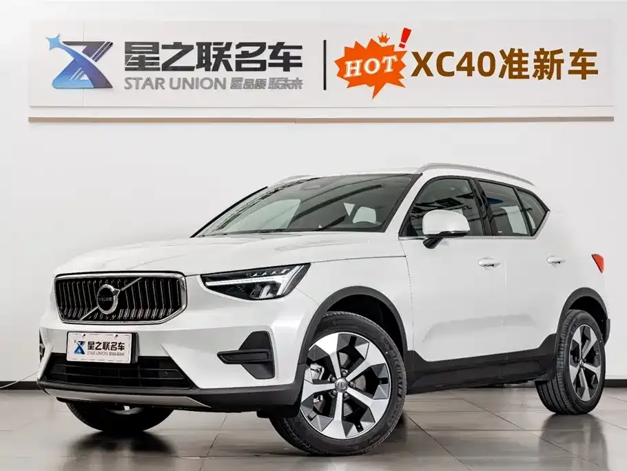 Volvo XC40 — фото 1