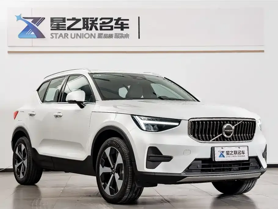 Volvo XC40 — фото 3