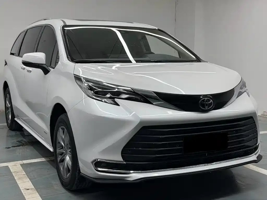 Toyota Sienna — фото 6