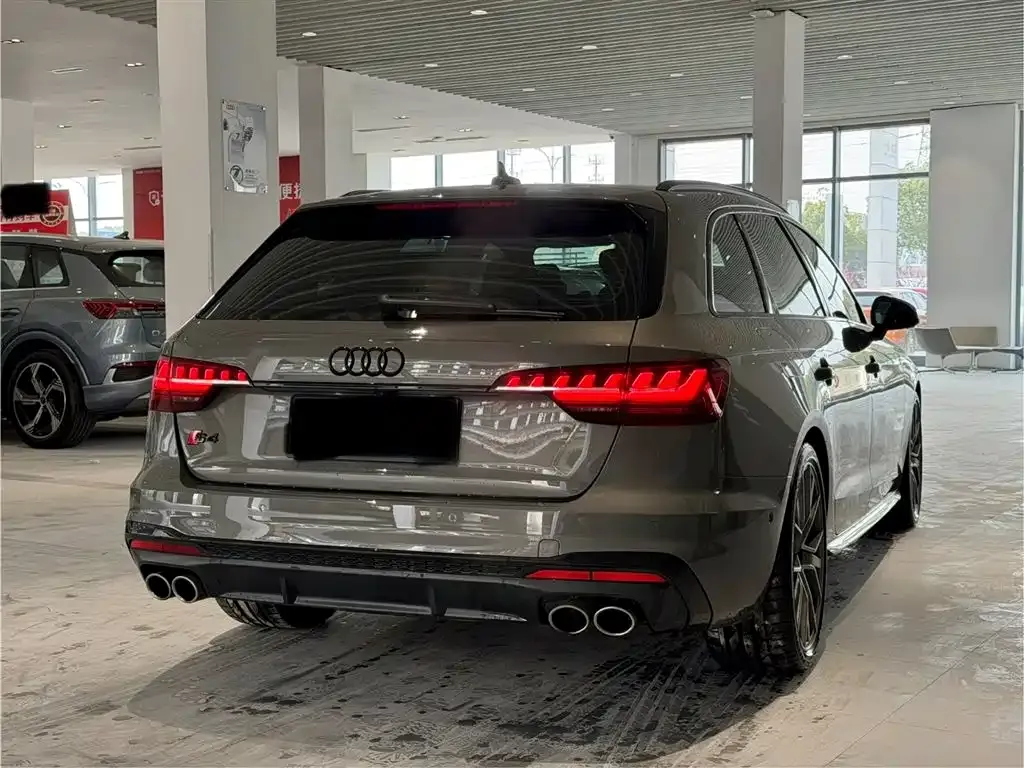 Audi S4 — фото 5