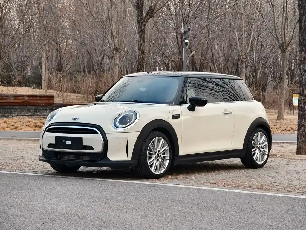 MINI Cooper (3-door) — фото 1