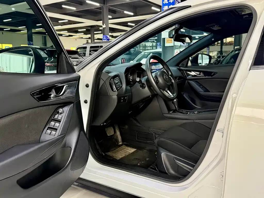 Mazda CX-4 — фото 4