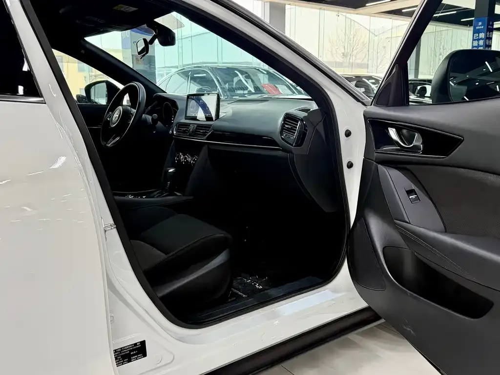 Mazda CX-4 — фото 5