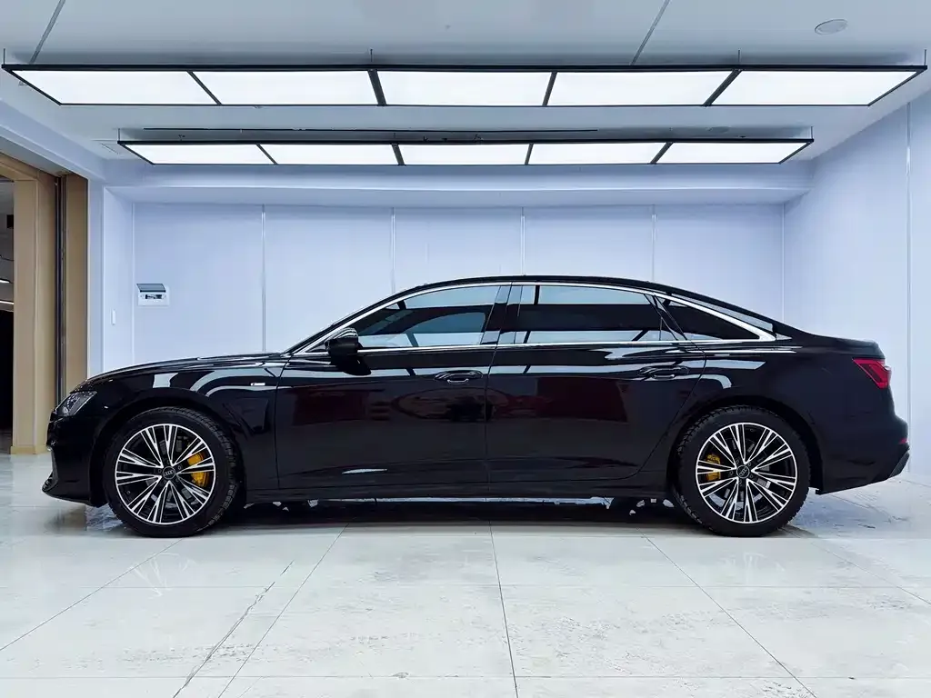 Audi A6L — фото 5