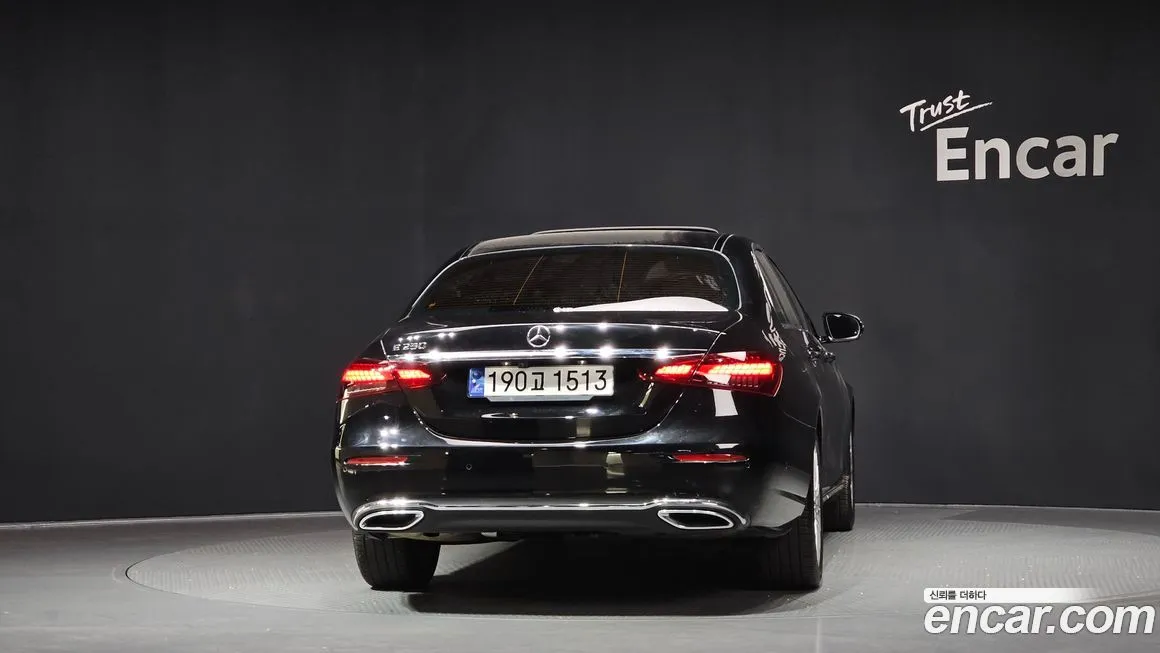 Mercedes-Benz E-Class — фото 2